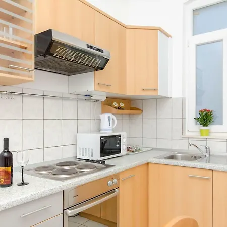 Апартаменти Core